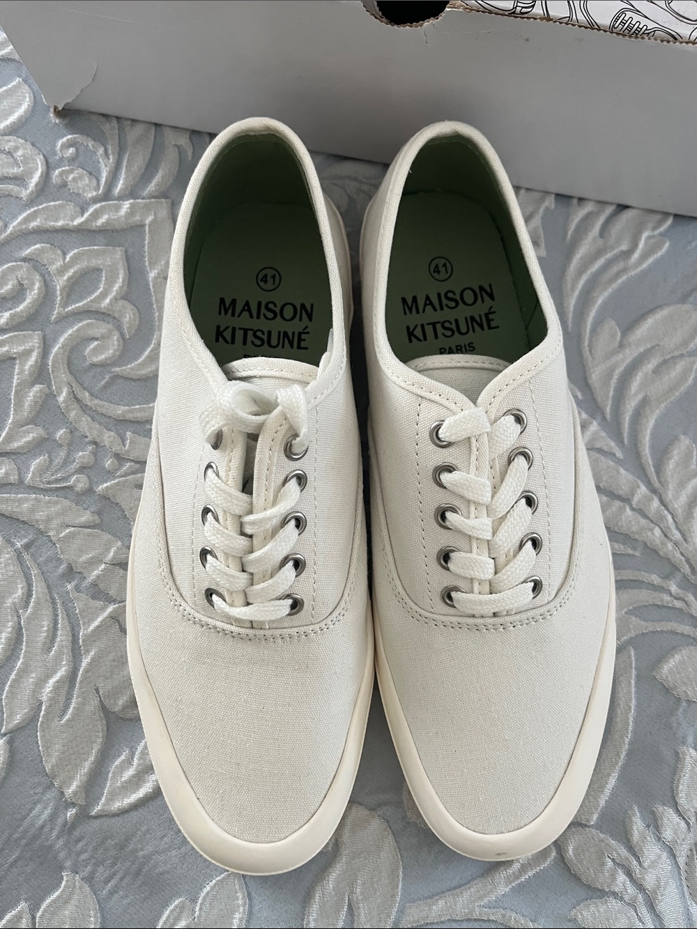 MAISON KITSUNÉ Off-White Canvas Low-Top Sneakers- NEW - Picture 3 of 11